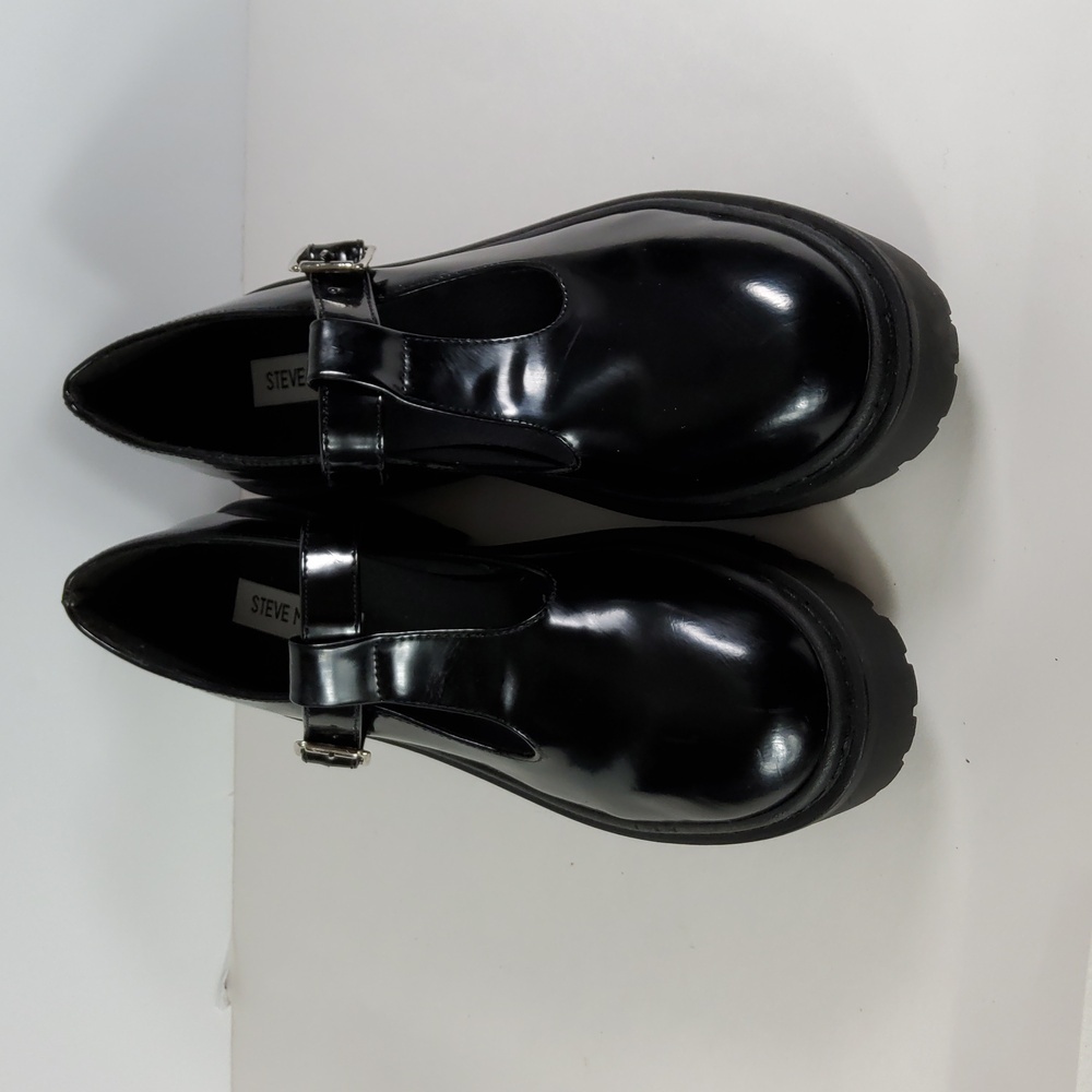 Steve Madden Black Flats